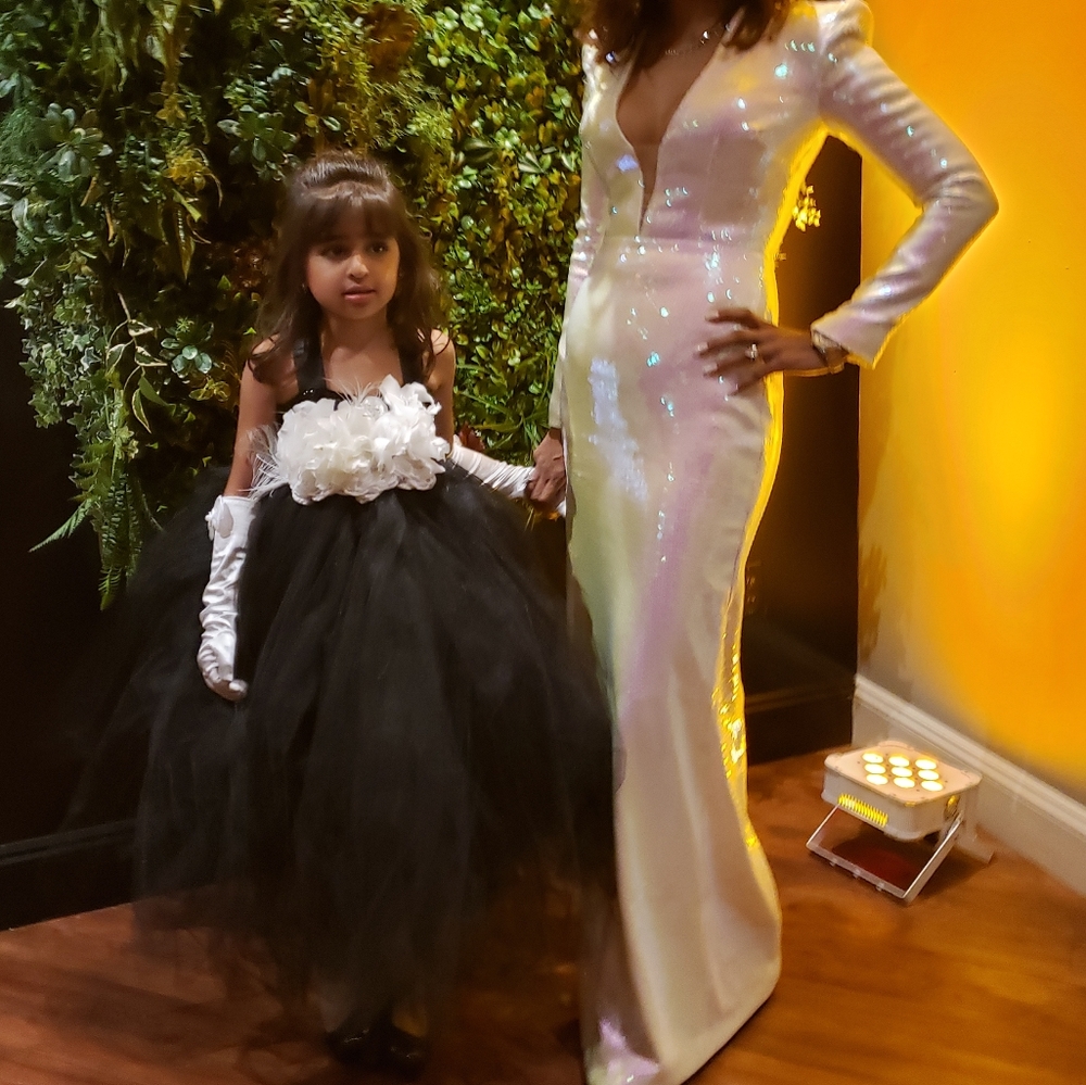Alex Perry white gown - Picture 5 of 5